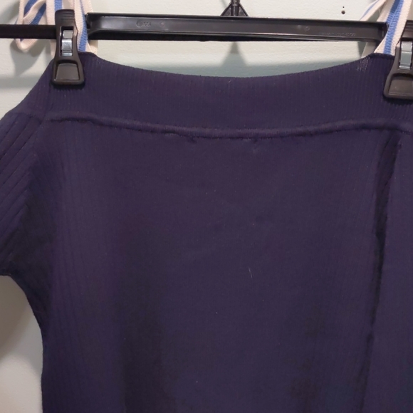 89th & Madison Navy Off the Shoulder Sweater - Picture 4 of 6